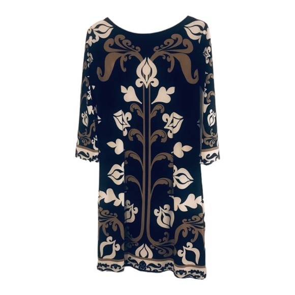 Haani Shift Dress - Picture 2 of 3